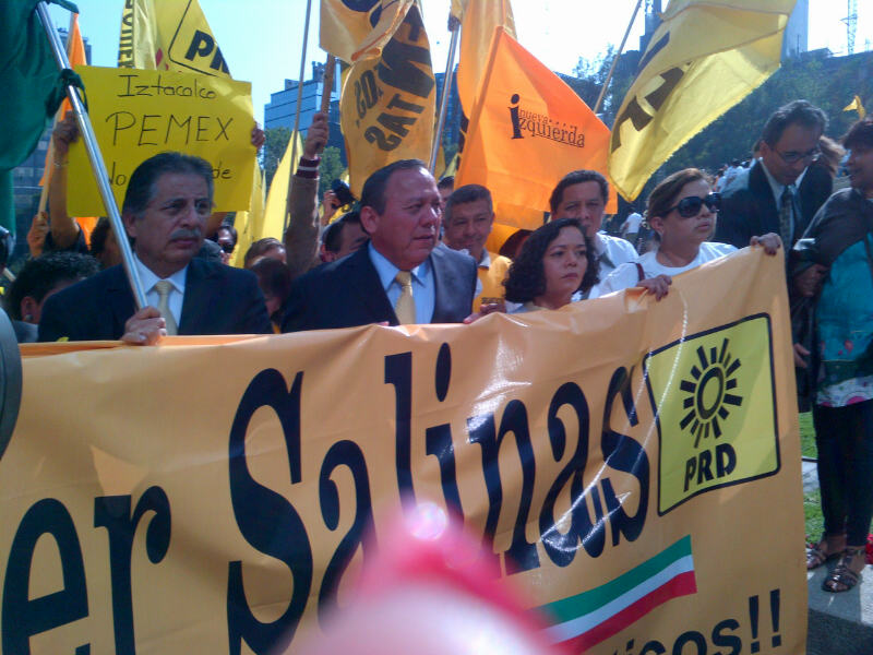 PRD se concentra en el Ángel de la Independencia tras aprobación de reforma energética