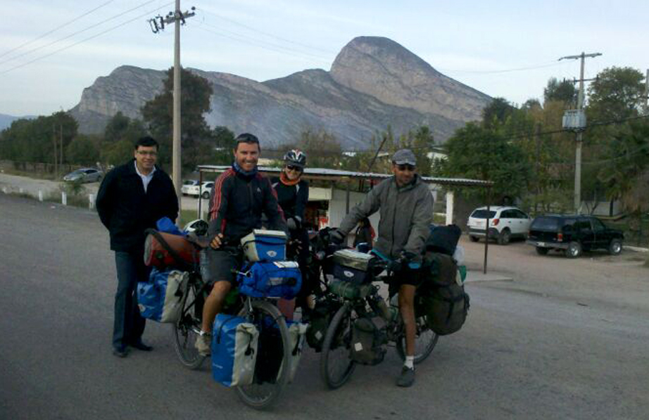 Los empleados de la empresa encargada de la caseta fueron inflexibles con los ciclistas trotamundos.