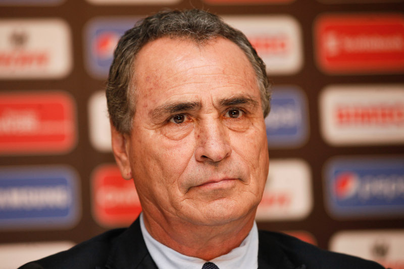José Luis Real, técnico de Chivas