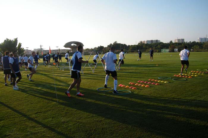 Entrenamiento matutino del Puebla FC en Acapulco.