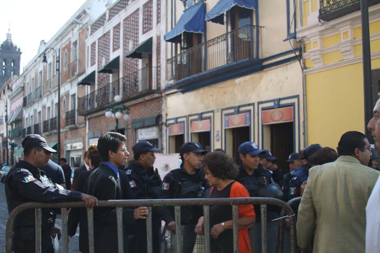 Gadaderos resguardaron el Congreso durante la manifestación.