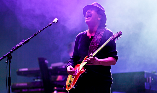 Carlos Santana en concierto.