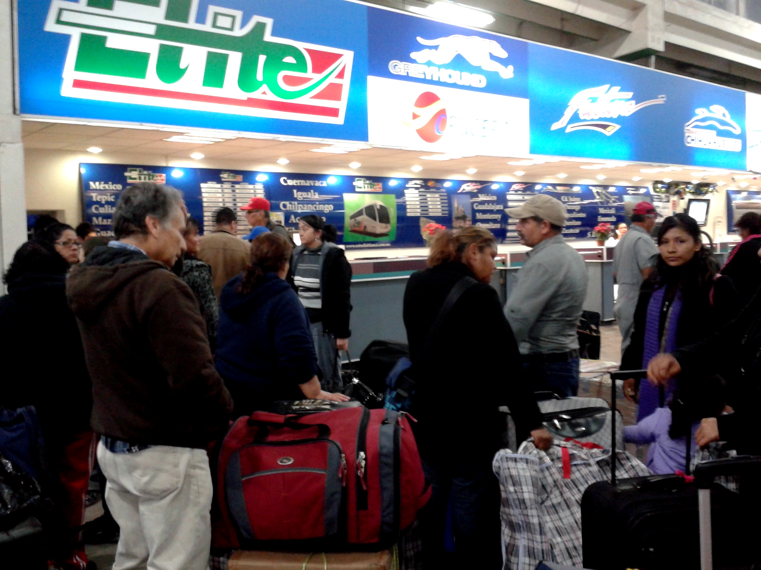 Incrementa flujo de viajeros en Central de Autobuses y Aeropuerto de TJ