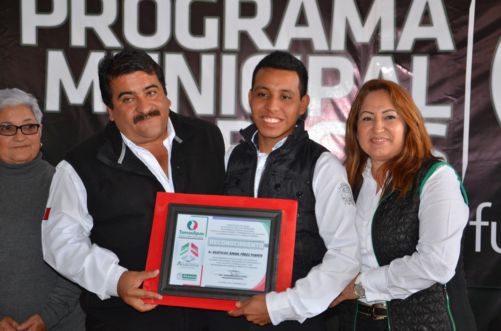 El alcalde de Altamira se comprometió a apoyar al joven.