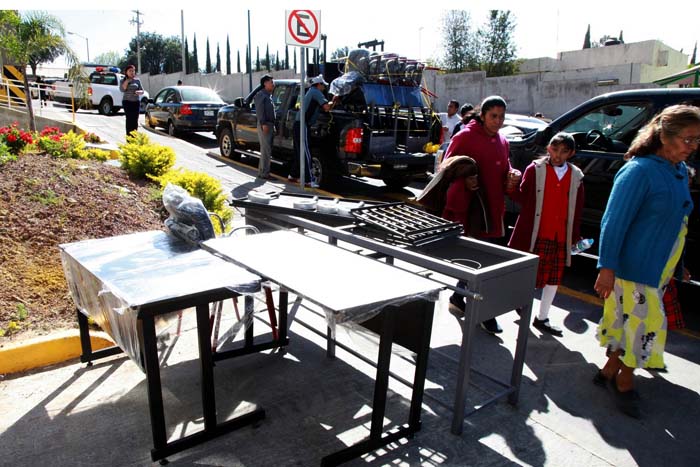 La Secretaría de Educación Pública del Estado equipó con mobiliario a 257 instituciones que participan en el programa “Escuelas de Tiempo Completo".