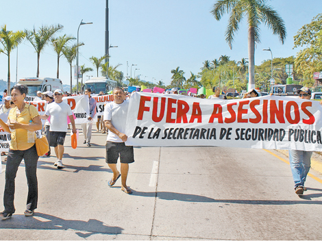 El recorrido por la costera Miguel Alemán y el plantón duraron más de ocho horas.