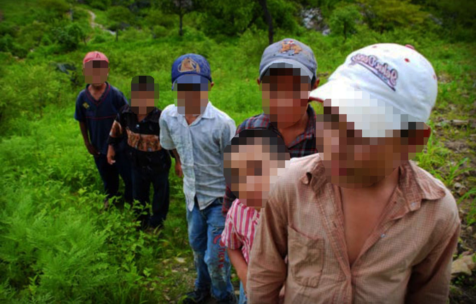 A los menores deportados se les ayuda a regresar con sus familias, y si no la tienen el Estado se encarga de su integridad.