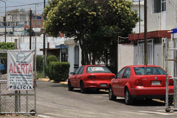 Vecinos vigilantes de la colonia La Hacienda.