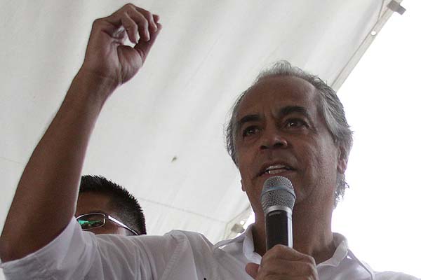 Entregan constancia de mayoría a Manuel Giorgana Jiménez.