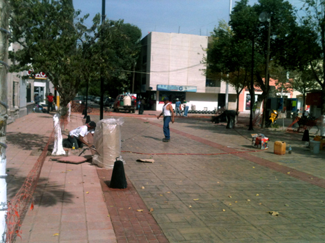 Paseo peatonal frente a la presidencia municipal de Lerdo.