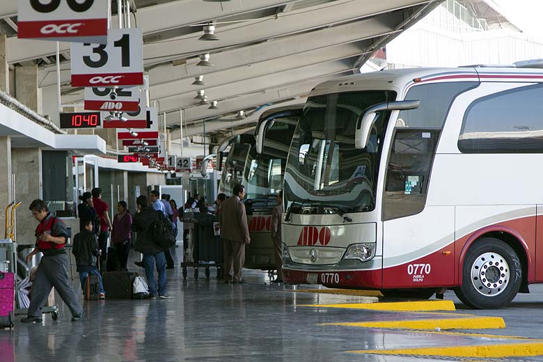 El tráfico en la Central de Autobuses de Puebla CAPU aumenta en periodo vacacional.