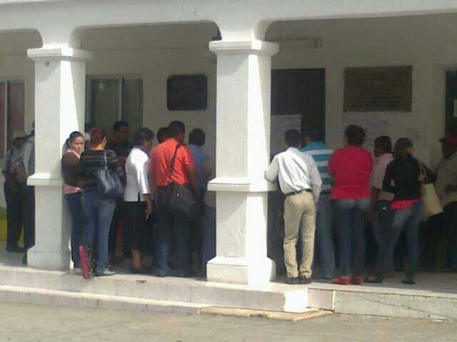 Los trabajadores tomaron los palacios ante la falta de pago