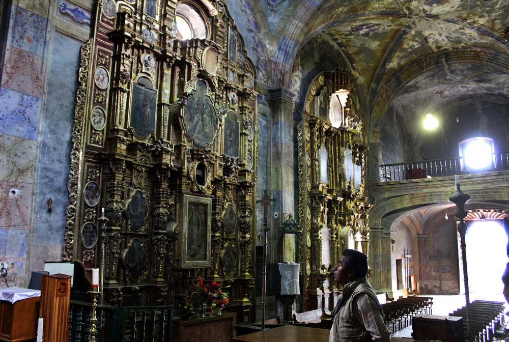 Lo urgente es determinar el grado de deterioro en las bóvedas por humedad al interior del templo construido originalmente en el siglo XVI. 