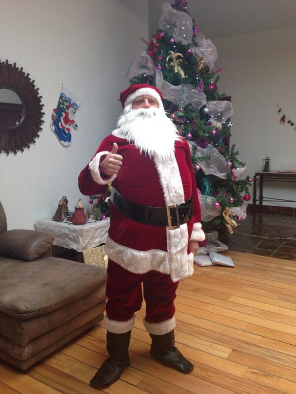 Miguel Herrera se viste de Santa Claus 