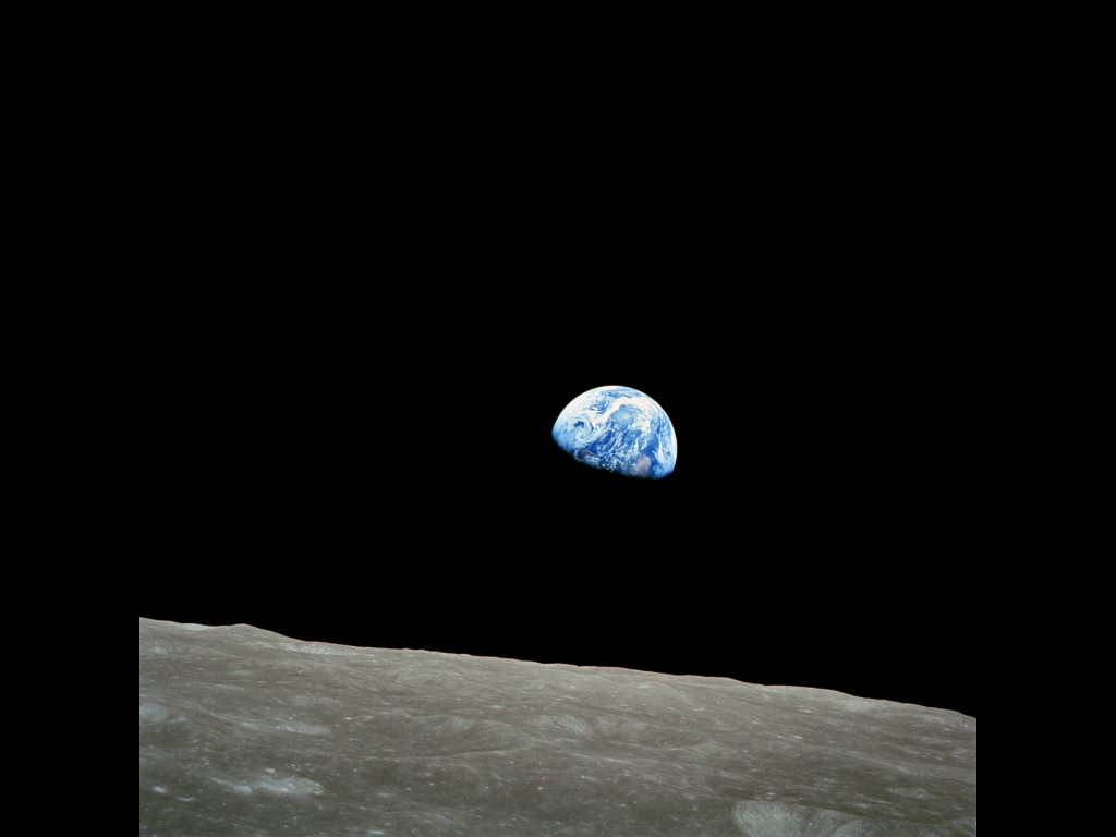 El nombre oficial que la NASA dio a la fotografía Salida de la Tierra (Earthrise), es AS8-14-2383HR.