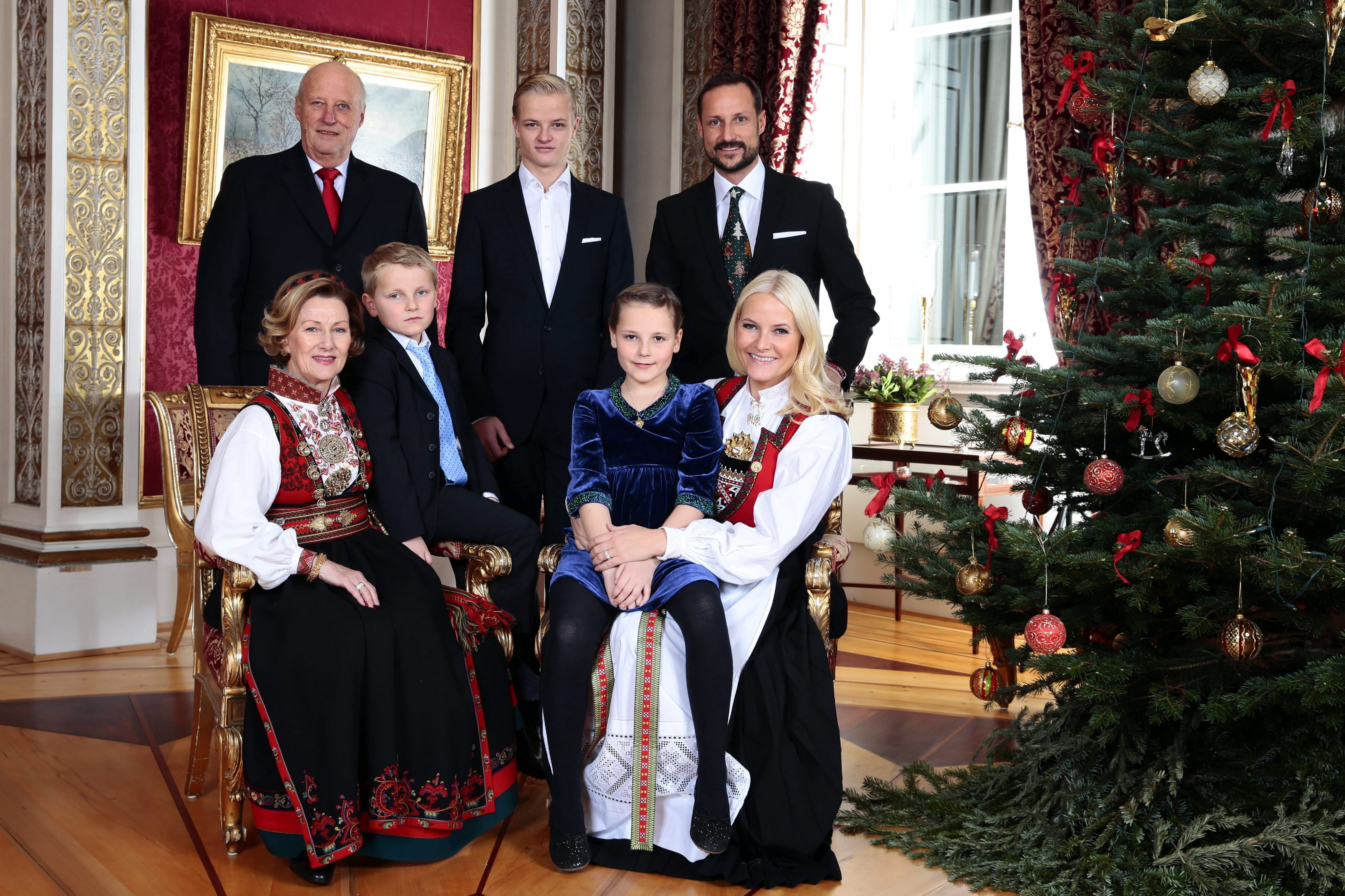 Los reyes y príncipes noruegos en la tradicional foto navideña 
