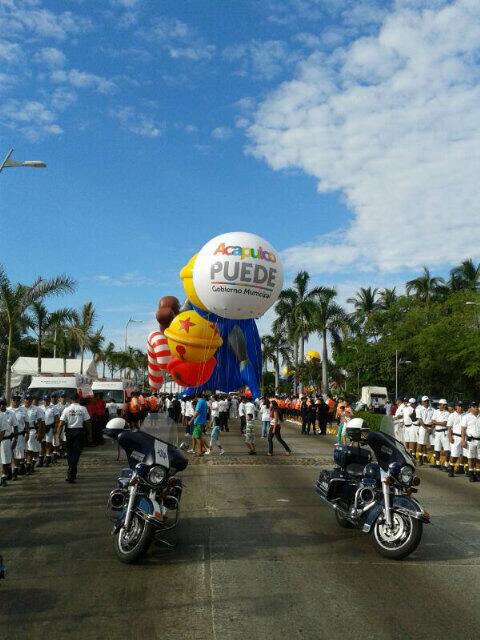 Por primera vez se llevó a cabo un desfile de globos en Acapulco