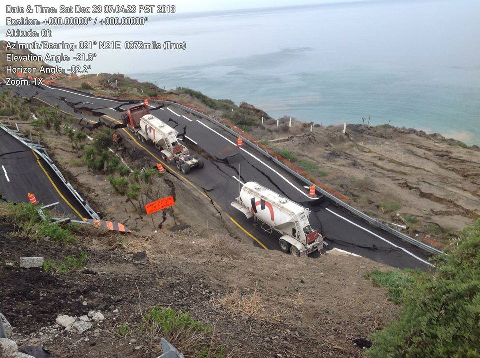 Hundimiento carretera escénica 
