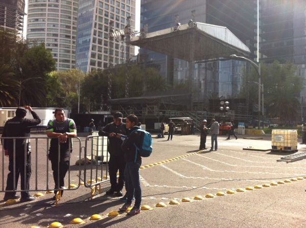 El escenario para los festejos de Fin de Año del GDF se encuentra sobre la Glorieta de la Palma