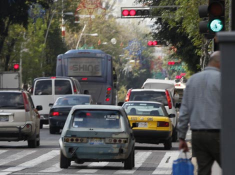 En la ZMG hay más carros que en el DF, aseguró titular de la Semadet.