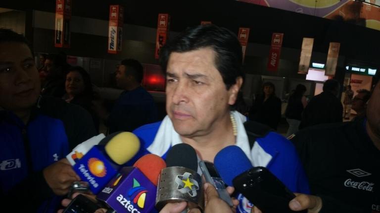 Luis Fernando Tena habló con los medios a su llegada a Monterrey