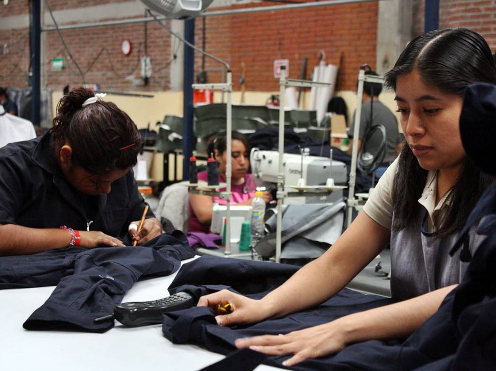 Los jóvenes durante años han mostrado desinterés por la producción de prendas por los bajos salarios que las empresas textiles les ofrecen.