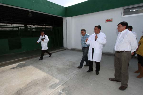 Mariano González Zarur inauguró la rehabilitación del módulo canino.