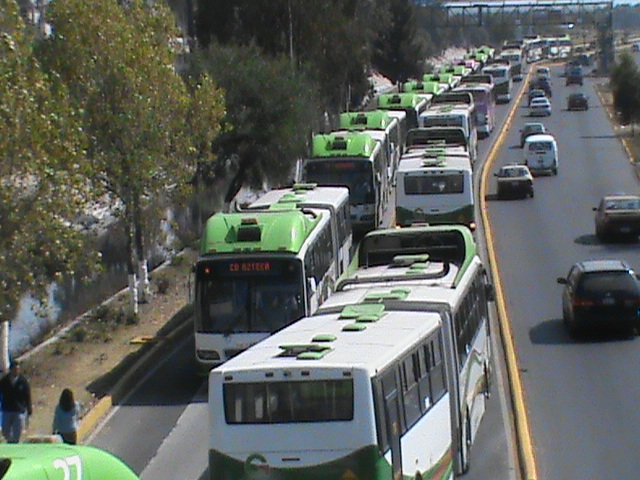 Bloqueo de carriles del Mexibús en Ecatepec
