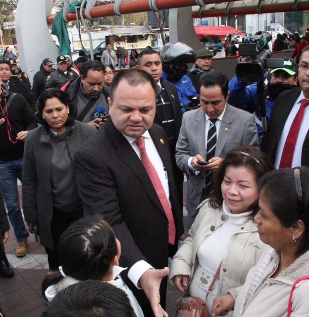 Jesús Rodríguez tras encabezar el operativo Regreso a Clases en un plantel de la delegación Cuauhtémoc