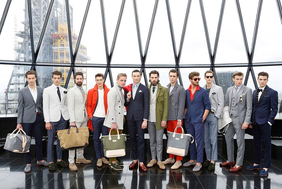 Firmas de moda como Barbour, Paul Smith, Tom Ford y Burberry ponen fin hoy a este ciclo de moda.