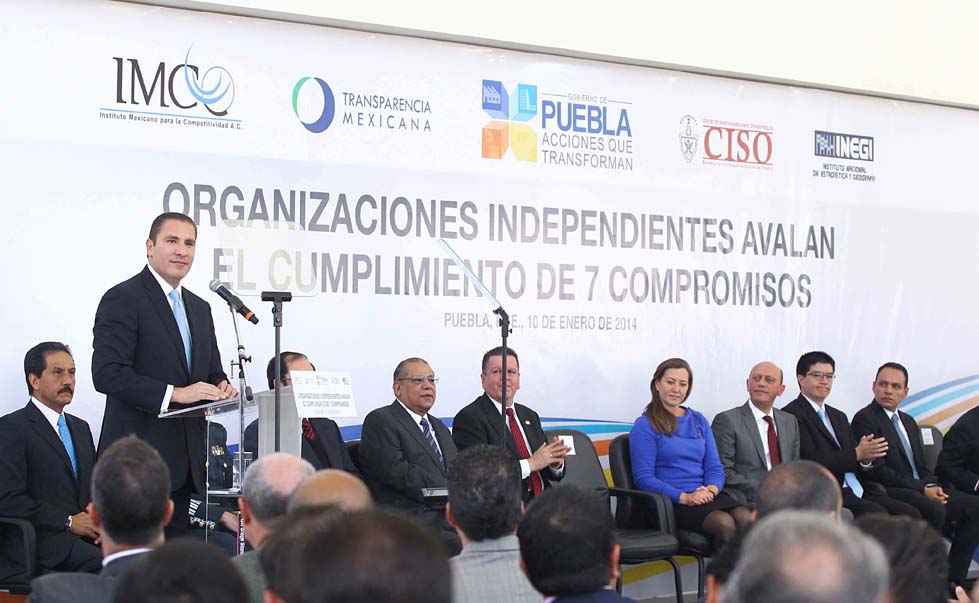 Entrega el gobernador informe de Compromisos Cumplidos en primeros tres años de gobierno.