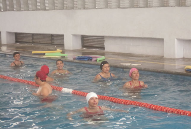 Mamás practican el deporte en Huehuetoca.