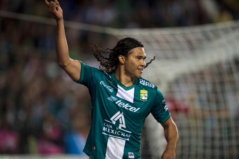 Peña celebrando
