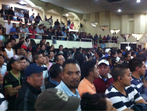 Comerciantes informales del Metro pretenden ser considerados en proyectos de cooperativas de la Secretaría del Trabajo del Distrito Federal.