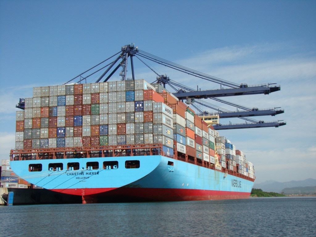 El 50% de la carga del puerto es comercial y el otro 50% industrial. 
