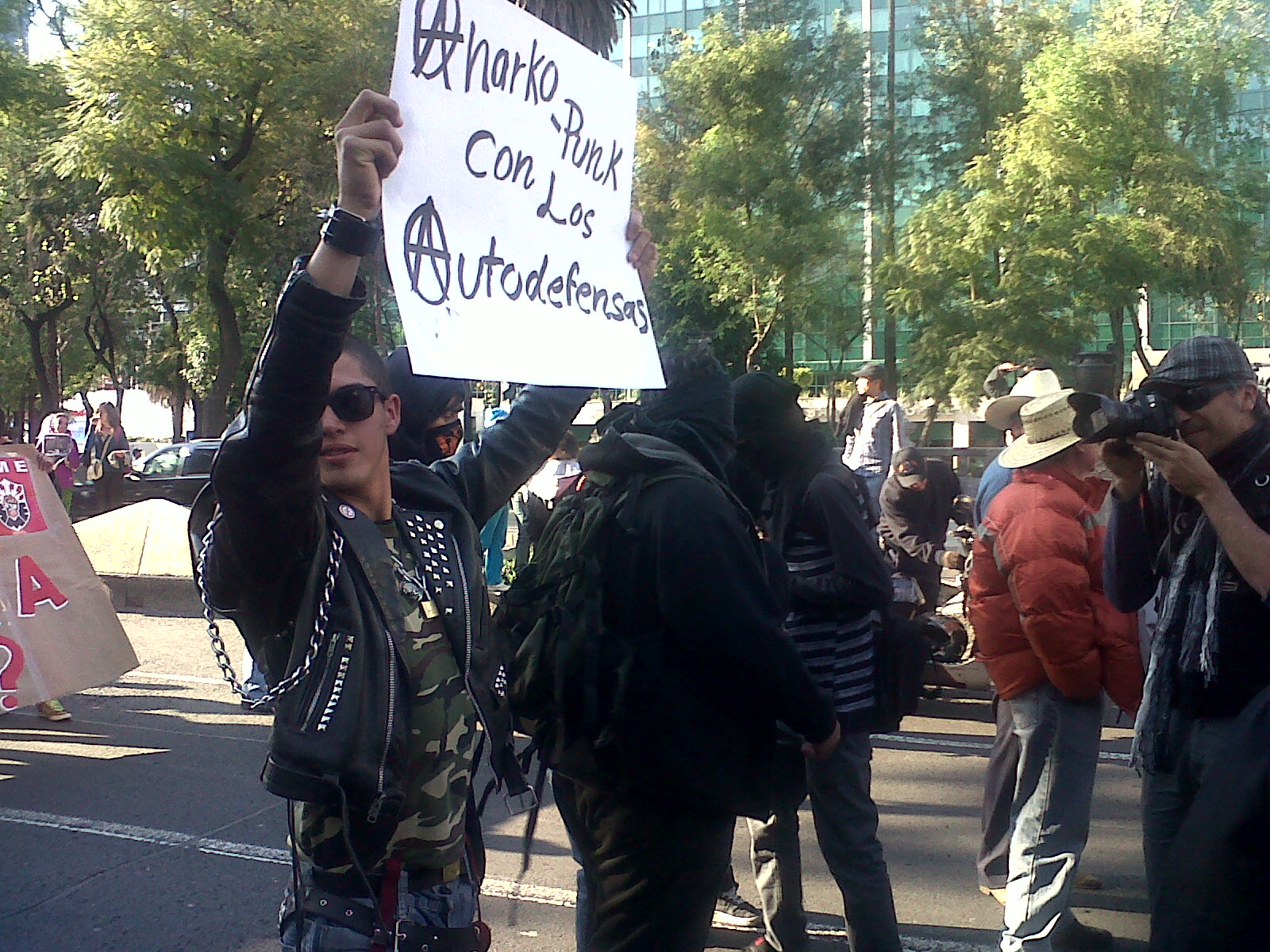 La manifestación de la CNTE sobre Paseo de la Reforma a la Segob