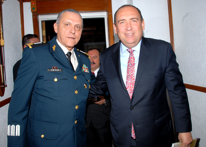 Reunión de trabajo entre Salvador Cienfuegos (Sedena) y el gobernador Rubén Moreira.
