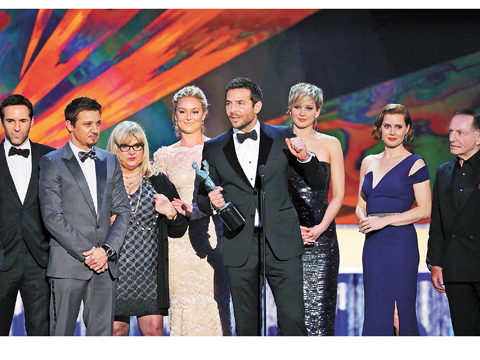 Los actores del filme ganador por mejor elenco.