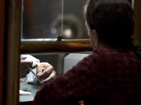 La esclava que le habían regalado sirvió para obtener algo de dinero.