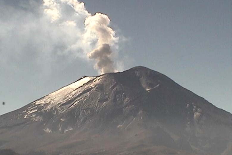 Así lució el Popocatépetl la mañana de este martes.