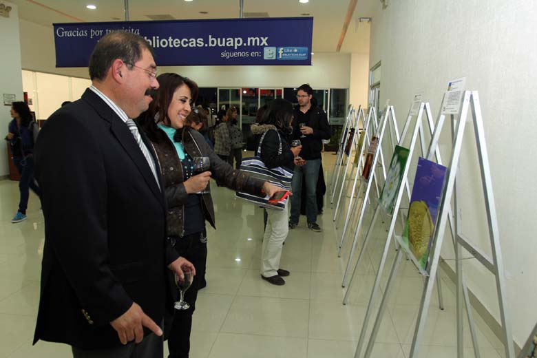 Exposición fotográfica “Un paseo por el nanomundo”.