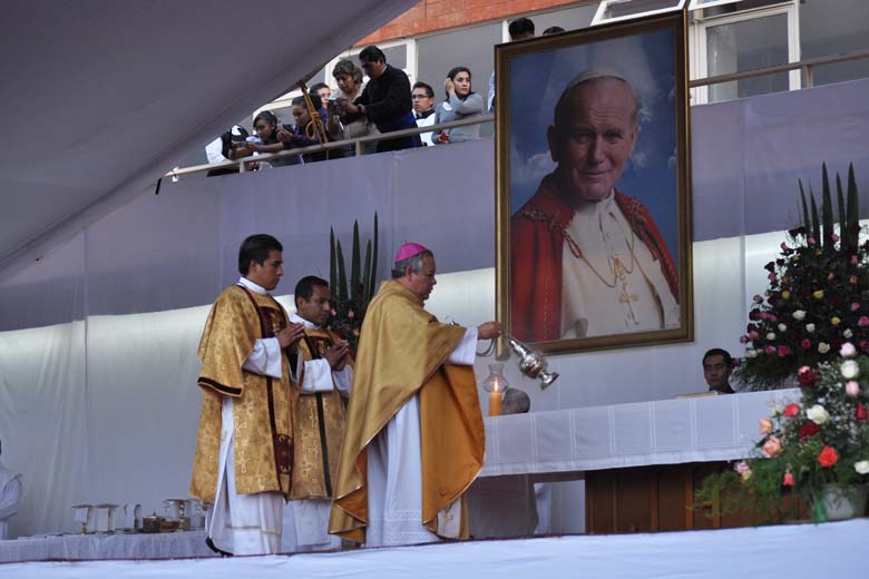 Reliquias de Juan Pablo II en el Seminario Palafoxiano.