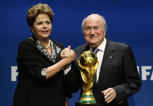 Dilma Rousseff y Joseph Blatter