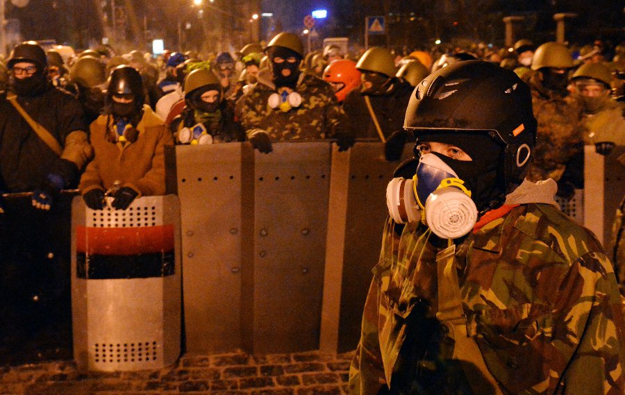 Manifestantes montaron barricadas en Kiev.