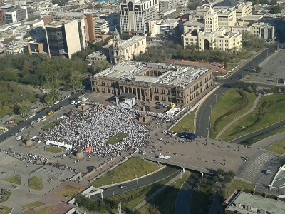 Un total de 8 mil 113 personas acudieron a la explanada de la Macroplaza. 
