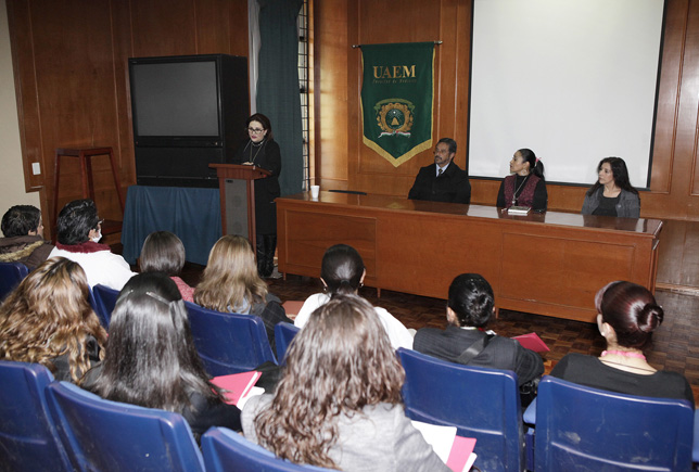 Durante el evento conmemorativo.