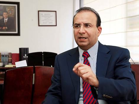 Alfonso Navarrete Prida, secretario del Trabajo y Previsión Social.