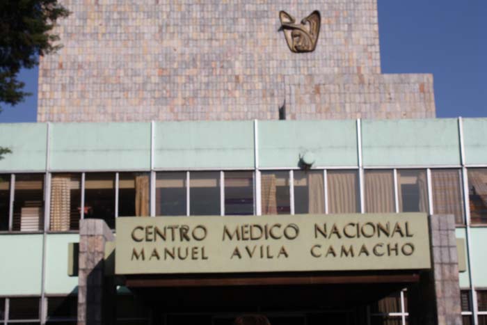 Fachada del Hospital San José del IMSS.