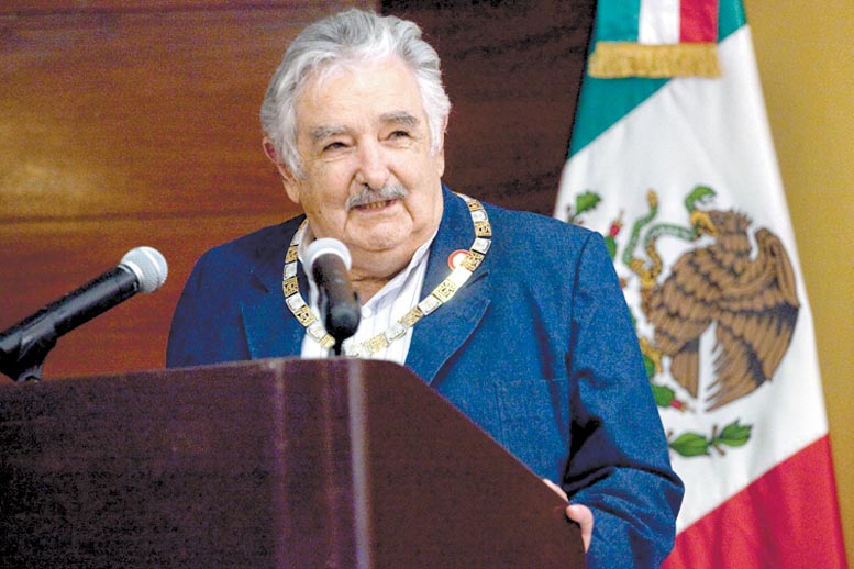 El mandatario recordó las películas de Jorge Negrete y Cantinflas.