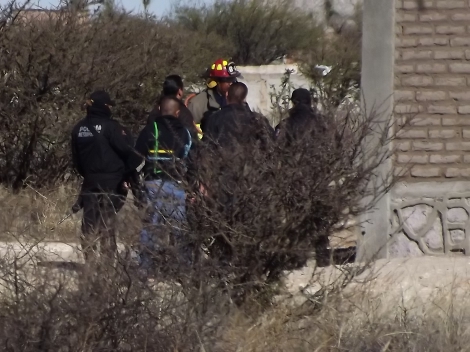 Militares, policías estatales, federales, municipales y bomberos del estado hallaron la toma clandestina y acordonaron la zona.